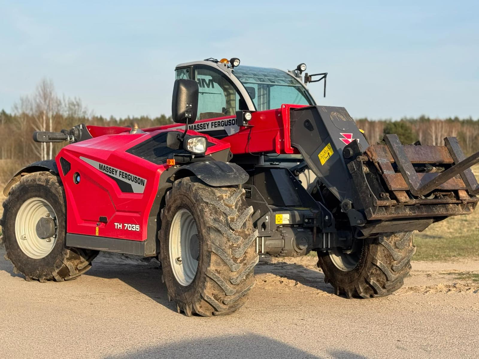 Massey Ferguson TH 7035