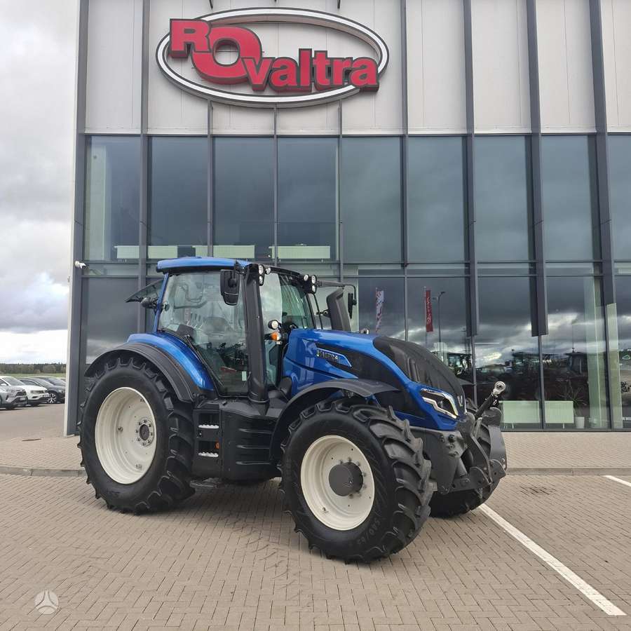 Valtra T215A – 94000 eur+PVM