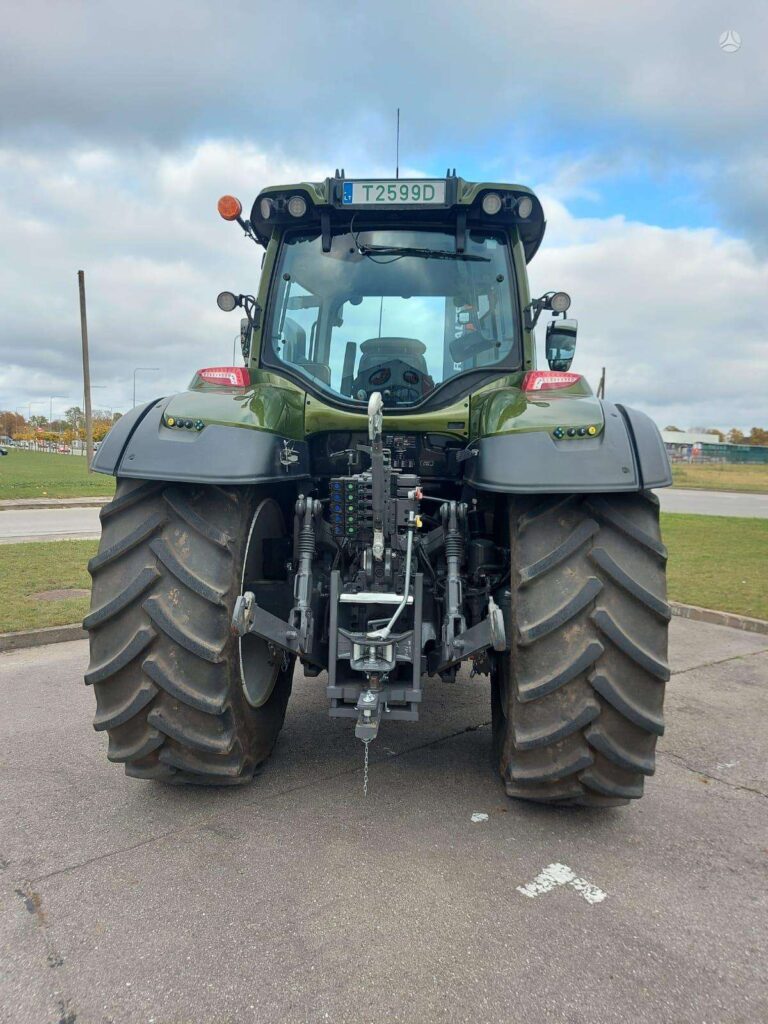 Valtra T235V – 135000 eur+PVM